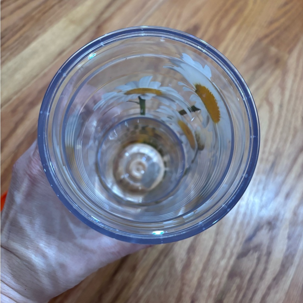Tervis Clear Tumbler with Orange Lid and Daisy Design - Picture 5 of 6